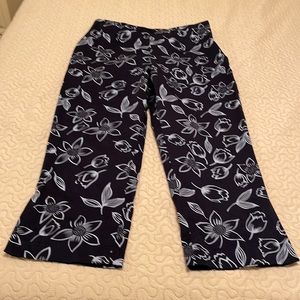 Willi Smith Navy Blue Floral Capris Size 12